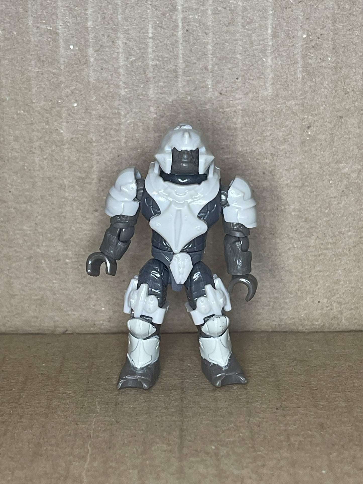 Brute Minor (White)