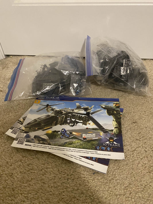 Falcon W/ Landing Pad (SEALED IN BAGS)